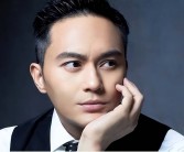 张智霖近照显贵气病后照片曝光偶遇时白须白发引关注，娱乐吃瓜酱张智霖